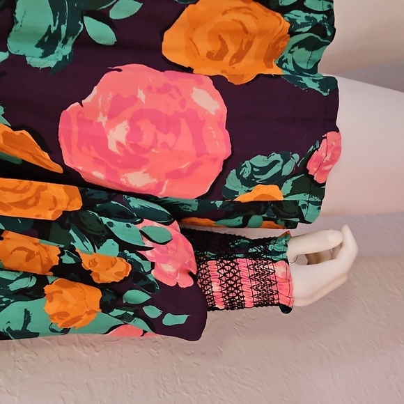 PLENTY Floral Smocked Balloon Sleeve Off Shoulder Square Neck Top - Picture 5 of 9